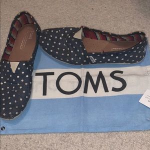 blue polka dot Toms